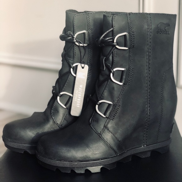 SOREL Joan of Arctic ll Wedge Black Boots - Picture 2 of 5